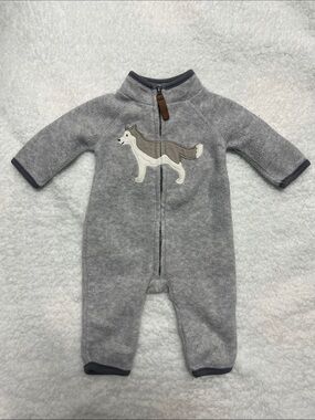 4/25$ Carter’s Grey Fleece Baby Jumpsuit with Husky Applique